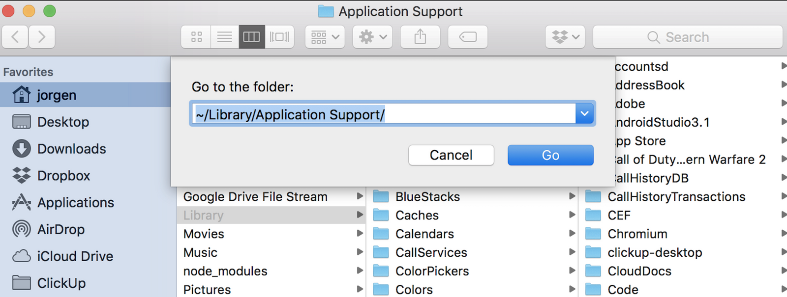 Screenshot di qualcuno che ripristina l'app desktop di ClickUp su Mac.
