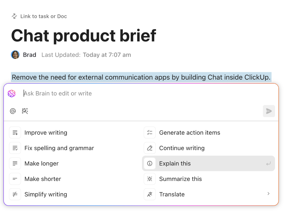 Screenshot di qualcuno che usa ClickUp Brain per scrivere un product brief.