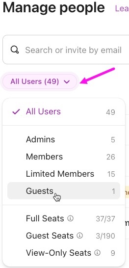 Screenshot des Benutzerrollen-Dropdown-Menüs mit ausgewählten Gästen.jpg
