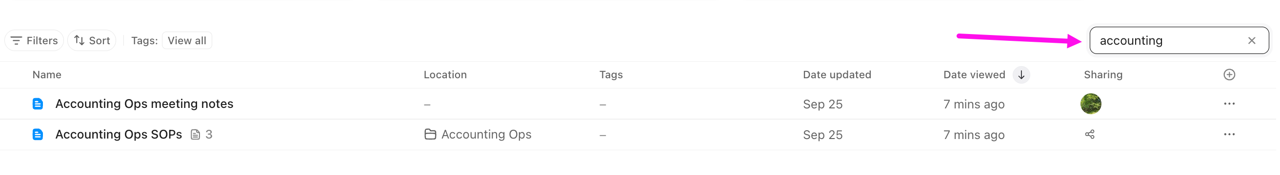 Screenshot des Docs Hub, gefiltert nach der Suche nach Schlüsselwörtern.