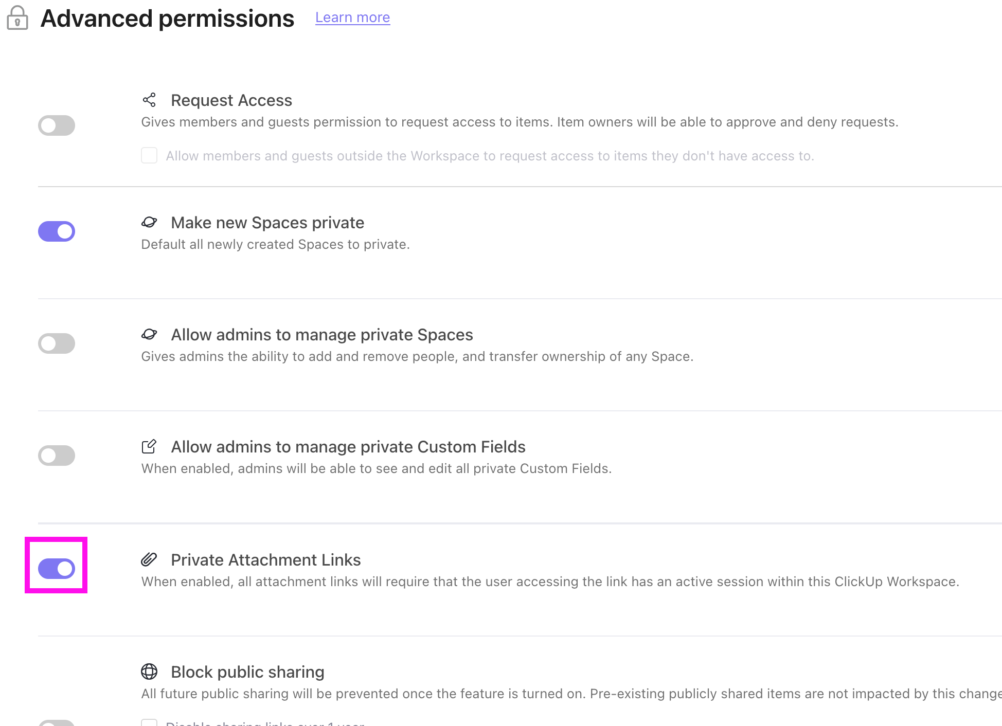 Capture d'écran du bouton bascule Pièces jointes privées activé dans la section Permissions avancées de la page Sécurité et permissions.